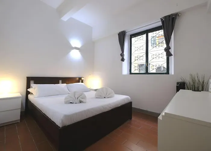 Costasangiorgio 2bdr 2bth Florence