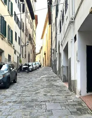Apartment Costasangiorgio 2bdr 2bth Florence